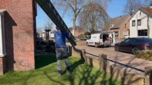 Schoorsteen onderhoud Boxtel ladder bus